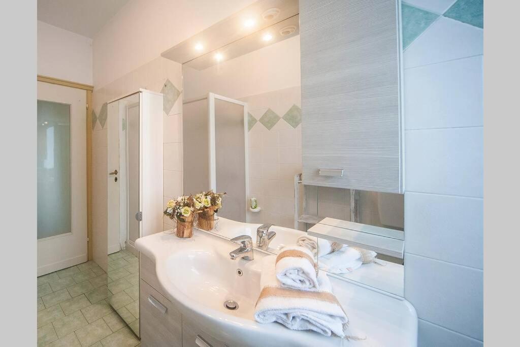 Casa Rodella Apartment มาโรเน ภายนอก รูปภาพ