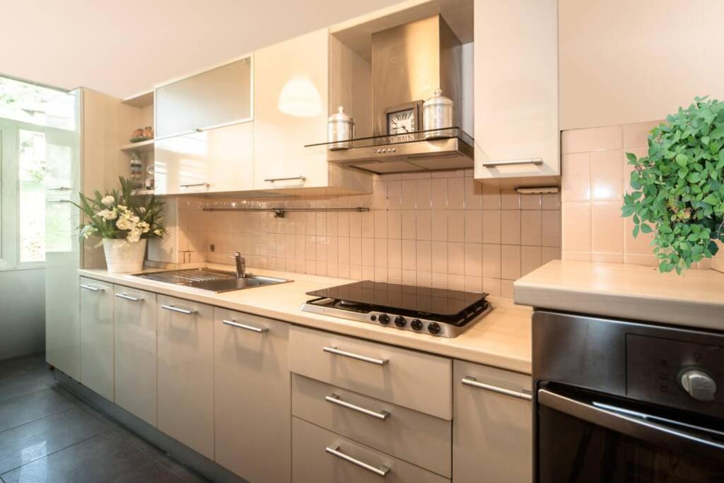 Casa Rodella Apartment มาโรเน ภายนอก รูปภาพ