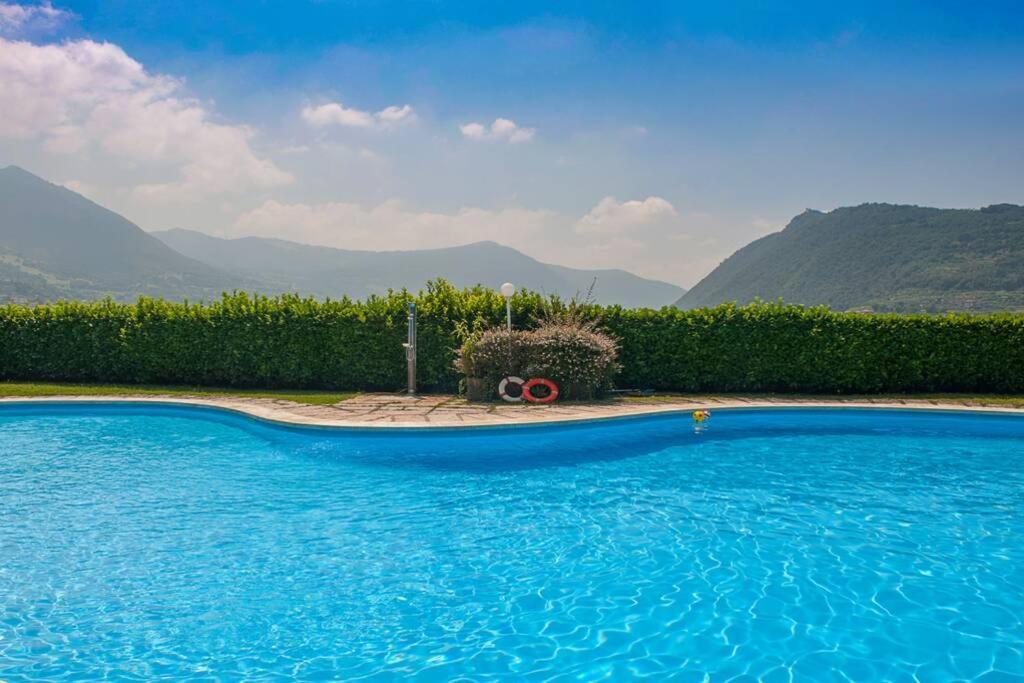 Casa Rodella Apartment มาโรเน ภายนอก รูปภาพ